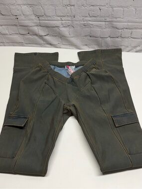 YAGI women’s Olive Cargo Pants with Utility Pockets size M nwt